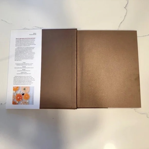 Mixt Salads: A Chef's Bold Creations | By y Andrew Swallow & Ann Volkwein (2010) - Picture 6 of 9